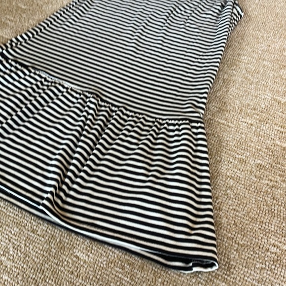 Abercrombie & Fitch size small stripe dress black & white sleeveless ruffle hem - Picture 2 of 4